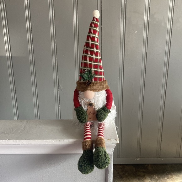 NWT-STUNNING- 31.5” Holiday Gnome Sitter Decor w/ a Wooden Joy Christmas Tree 🌲 - Picture 14 of 17